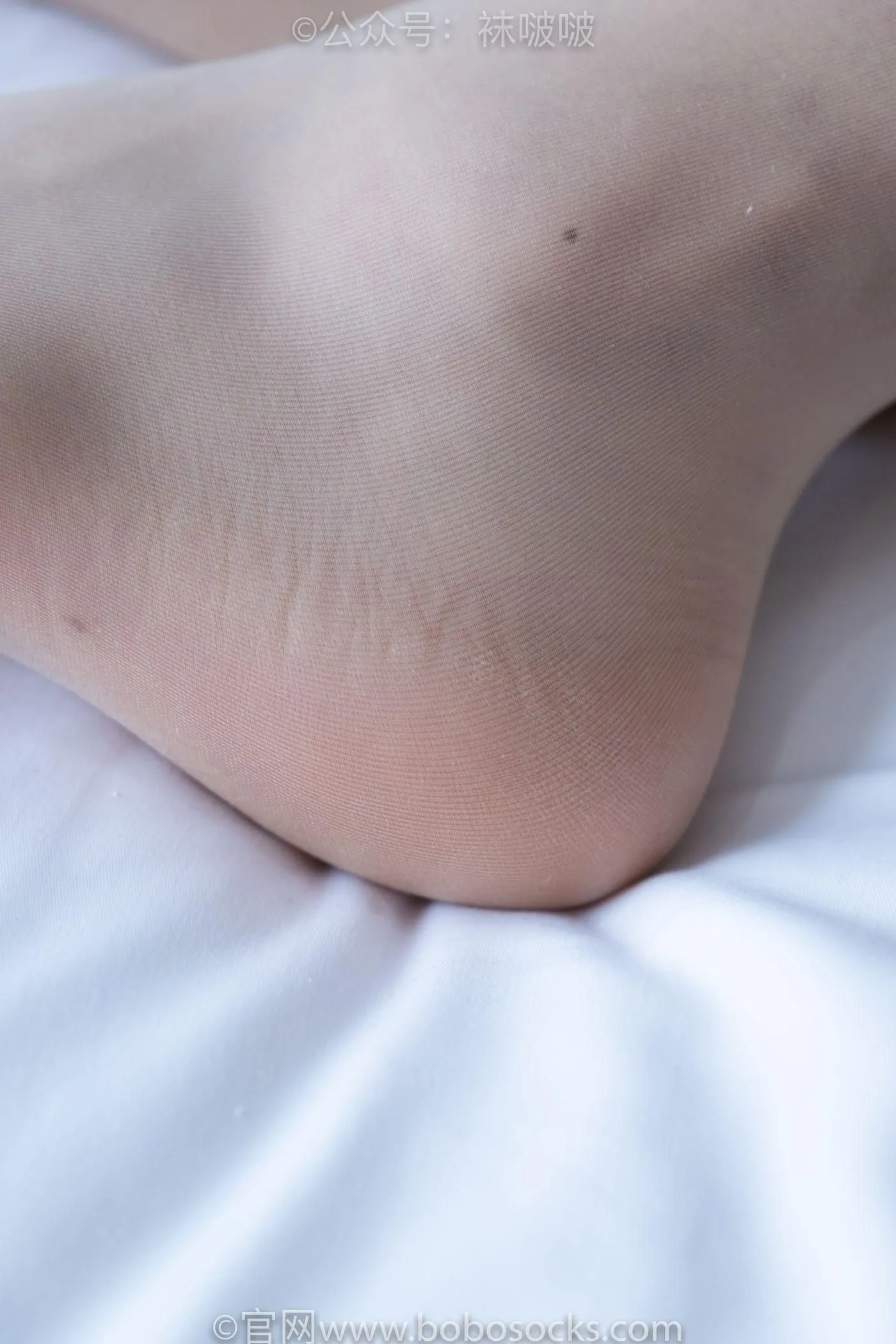 [BoBoSocks袜啵啵]NO.008 涵涵-帆布鞋、白色短棉袜、肉丝 [139P]插图2